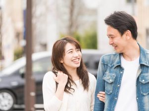 デートを楽しむカップル